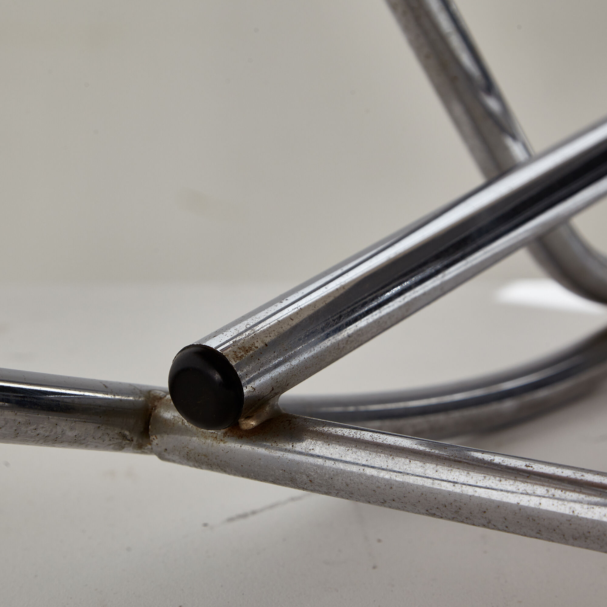 Tubular rocking chair