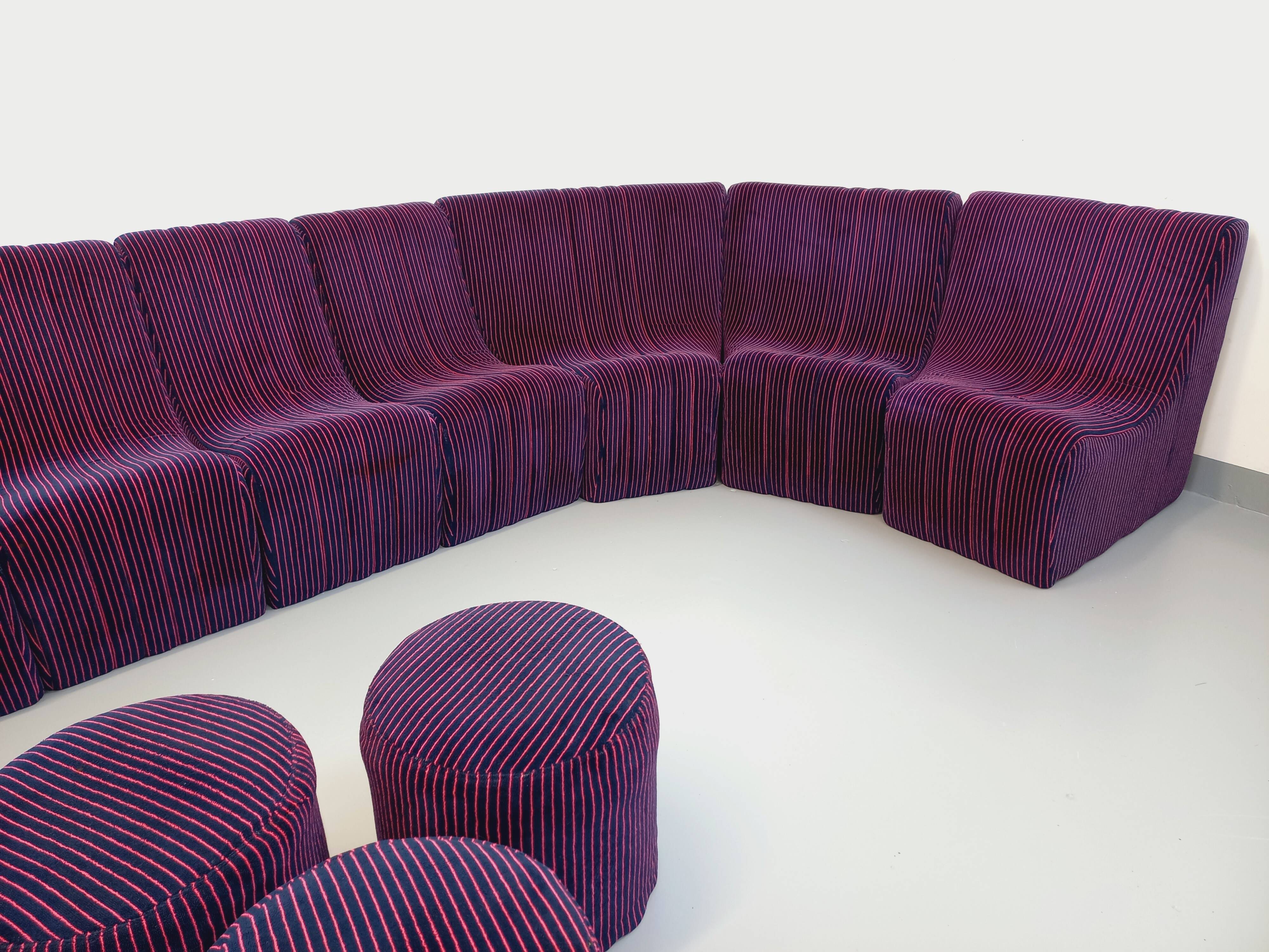 Vintage Snake modular sofa composed of 11 armchair modules and 3 velvet fabric poufs