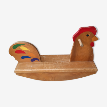 Poule à bascule en bois