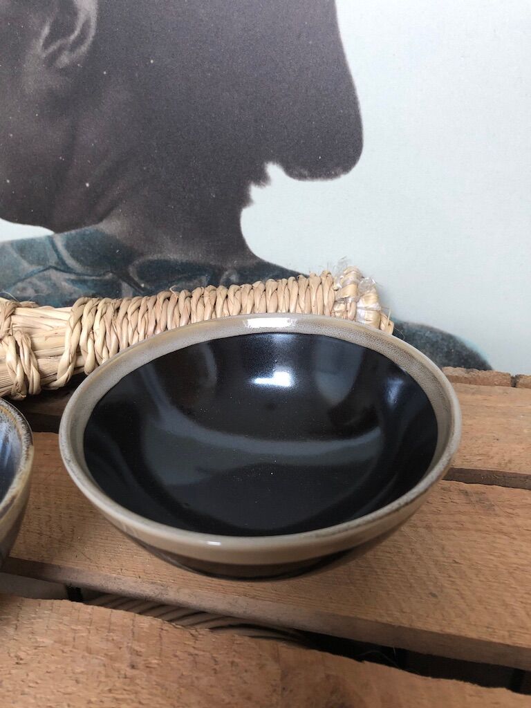 Lot of black ceramic-style bowls