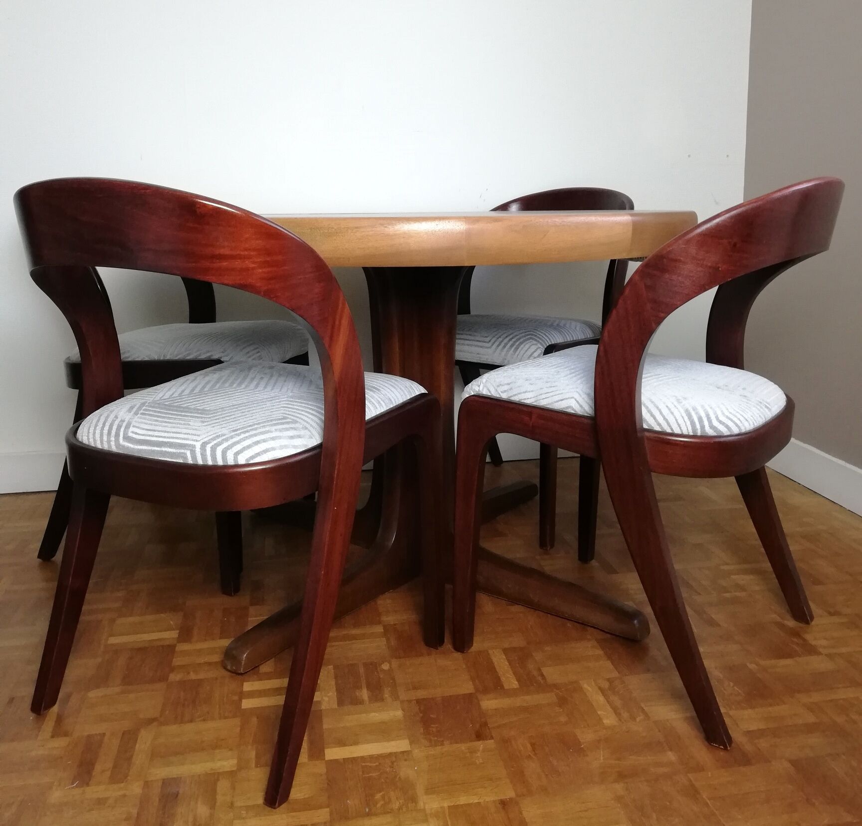 Suite of 4 Baumann gondola chairs renovated