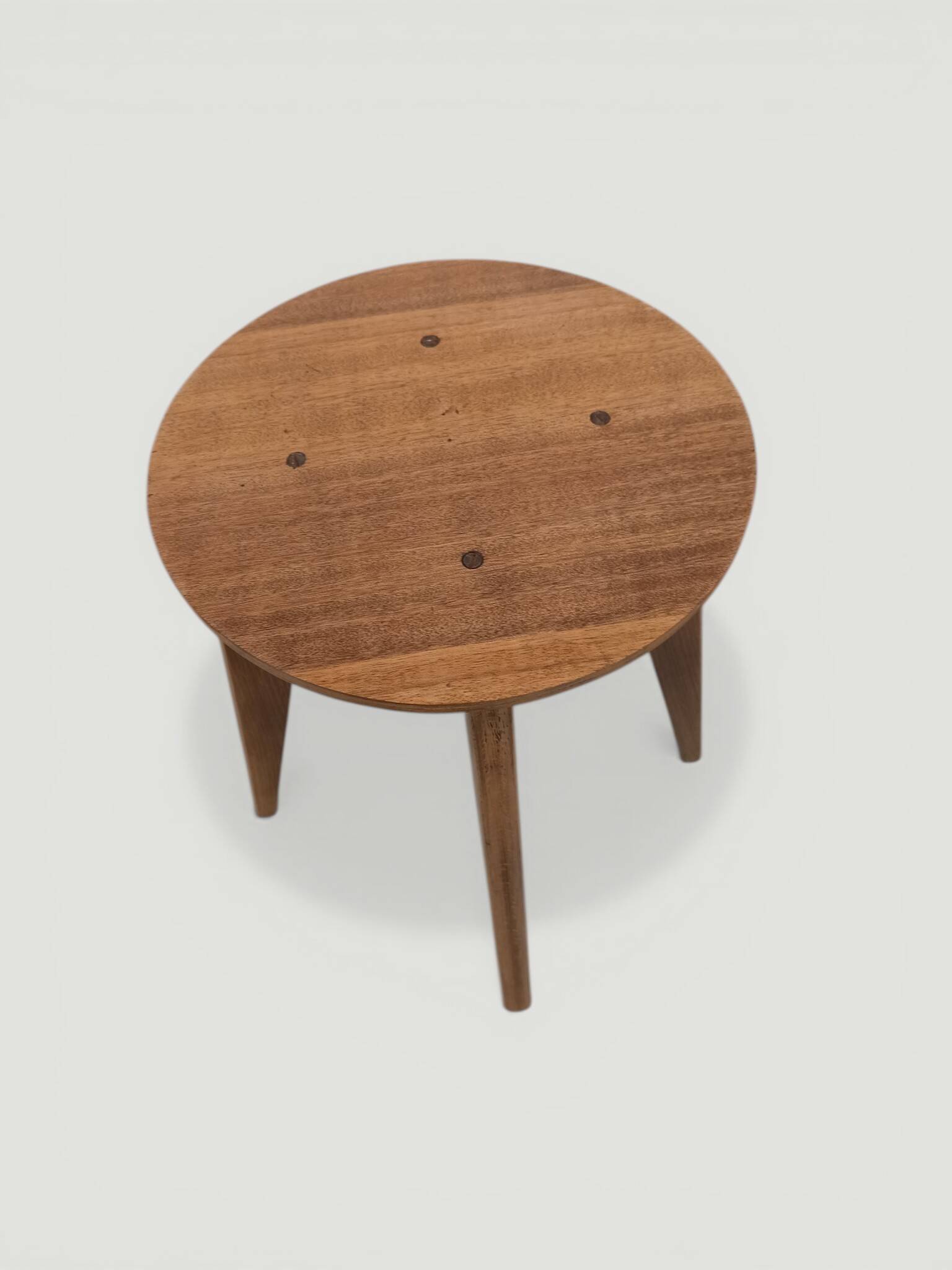 Painter's stool with compass legs