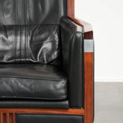 Fauteuil Art Déco en cuir de vache au design élégant