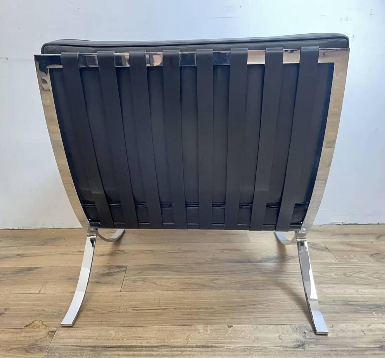 Ludwig Mies Van Der Rohe Armchair, Knoll International-505001