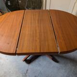 Baumann extendable round table