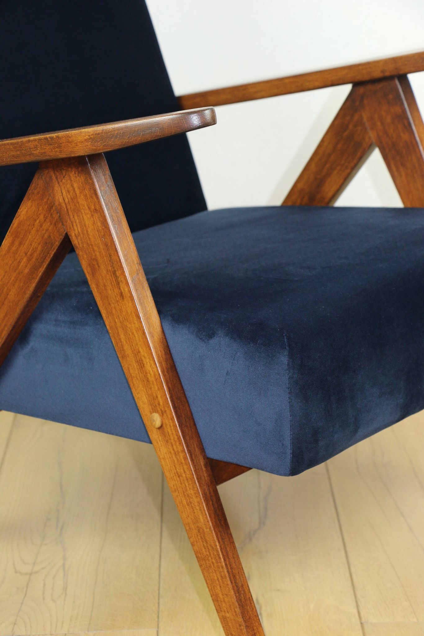Classic armchair Var B-310 1960s vintage navy velvet - dark wood - 2 pieces available
