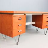 Bureau Boomerang avec pieds triangulaires de Cees Braakman pour Pastoe, design hollandais, années 1950