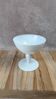 Coupe sur pied en opaline blanche vintage