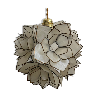 Suspension flowers in mother-of-pearl petals of Capiz D27