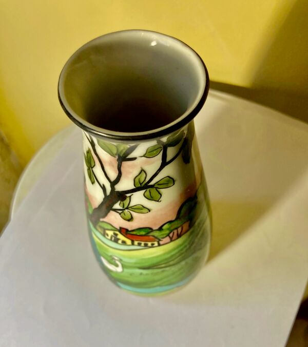 Vase art nouveau/art déco ,signature dans le décor de Chanele, estampillé sous le vase Jules Tieles