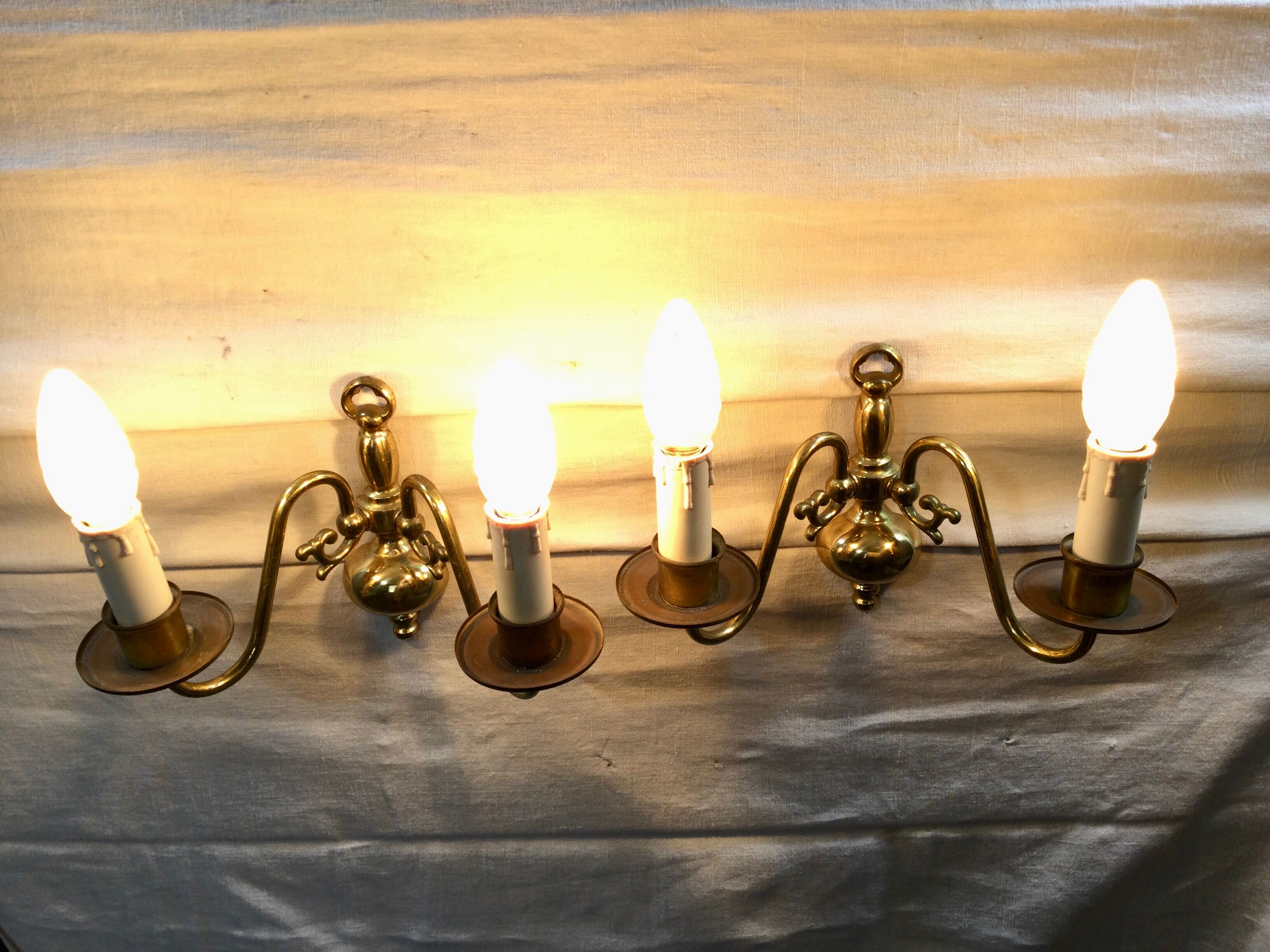 Pair of appliques 2 bronze lights in Dutch style