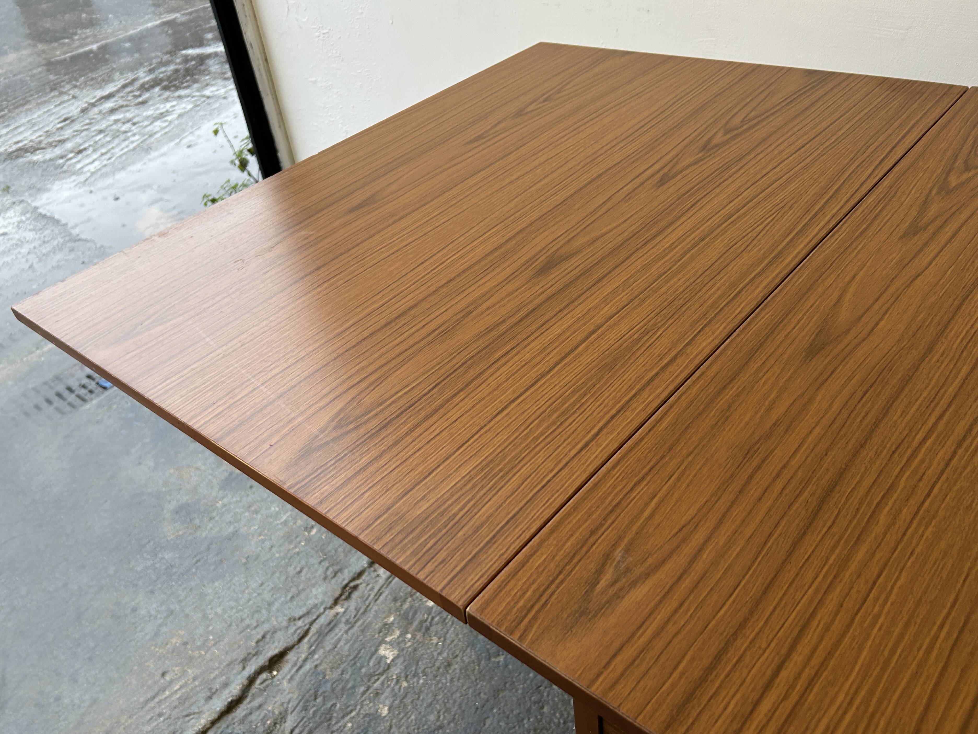 Table à manger extensible Mid-Century Modern des années 1960 par Schrieber Furniture