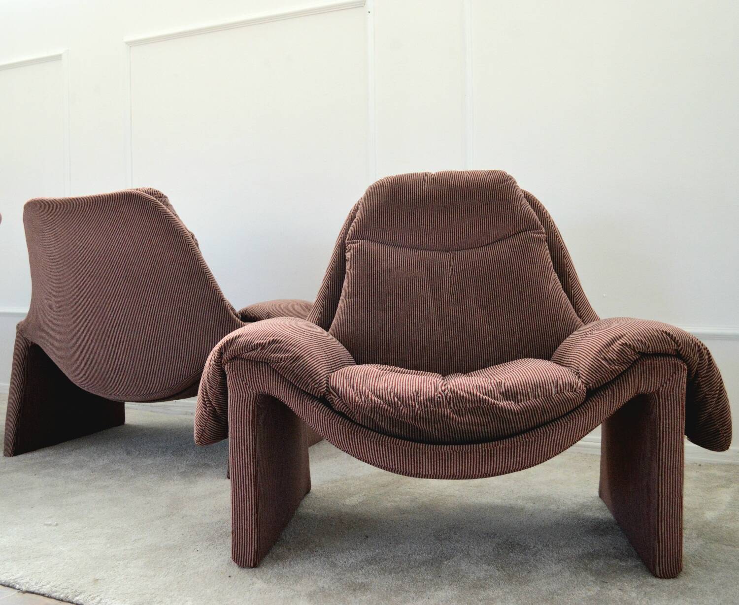Pair of P60 armchairs by Vittorio Introini for Saporiti