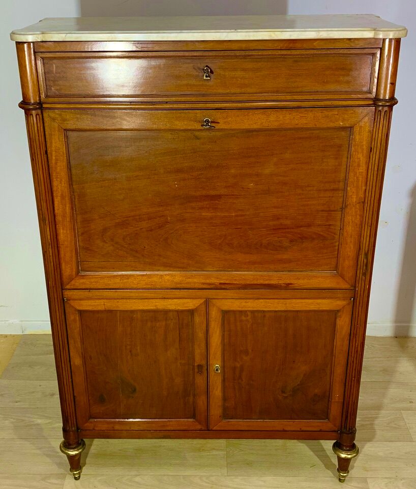 Secretary Louis XVI 1780 in Mahogany, white marble.