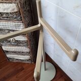 Towel rack