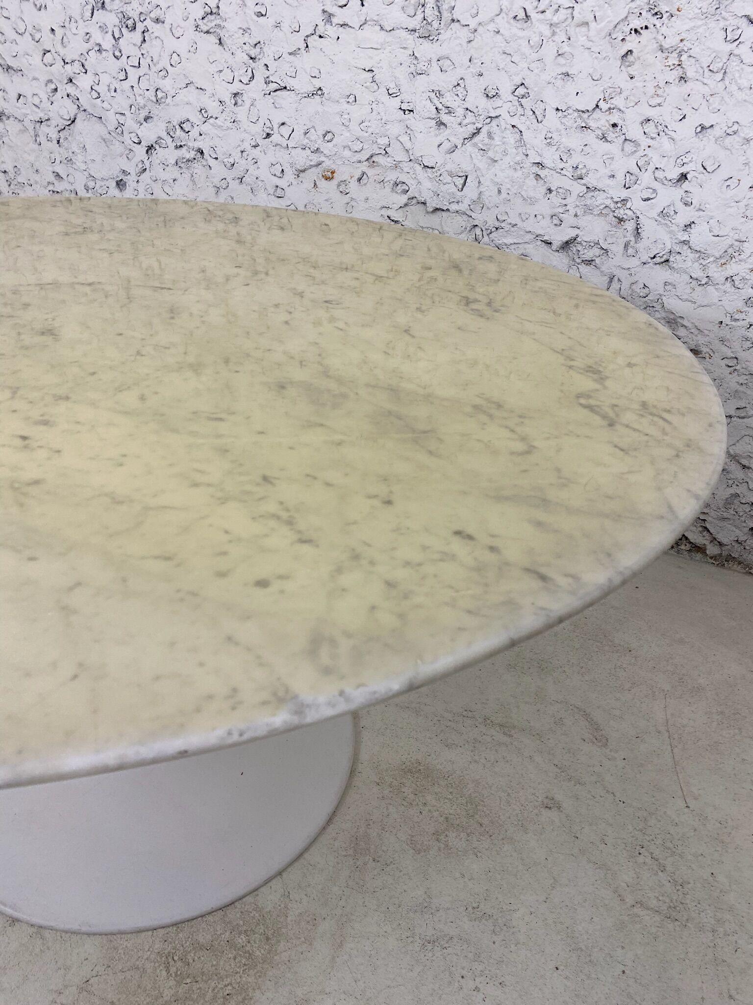 Table Knoll Saarinen 137