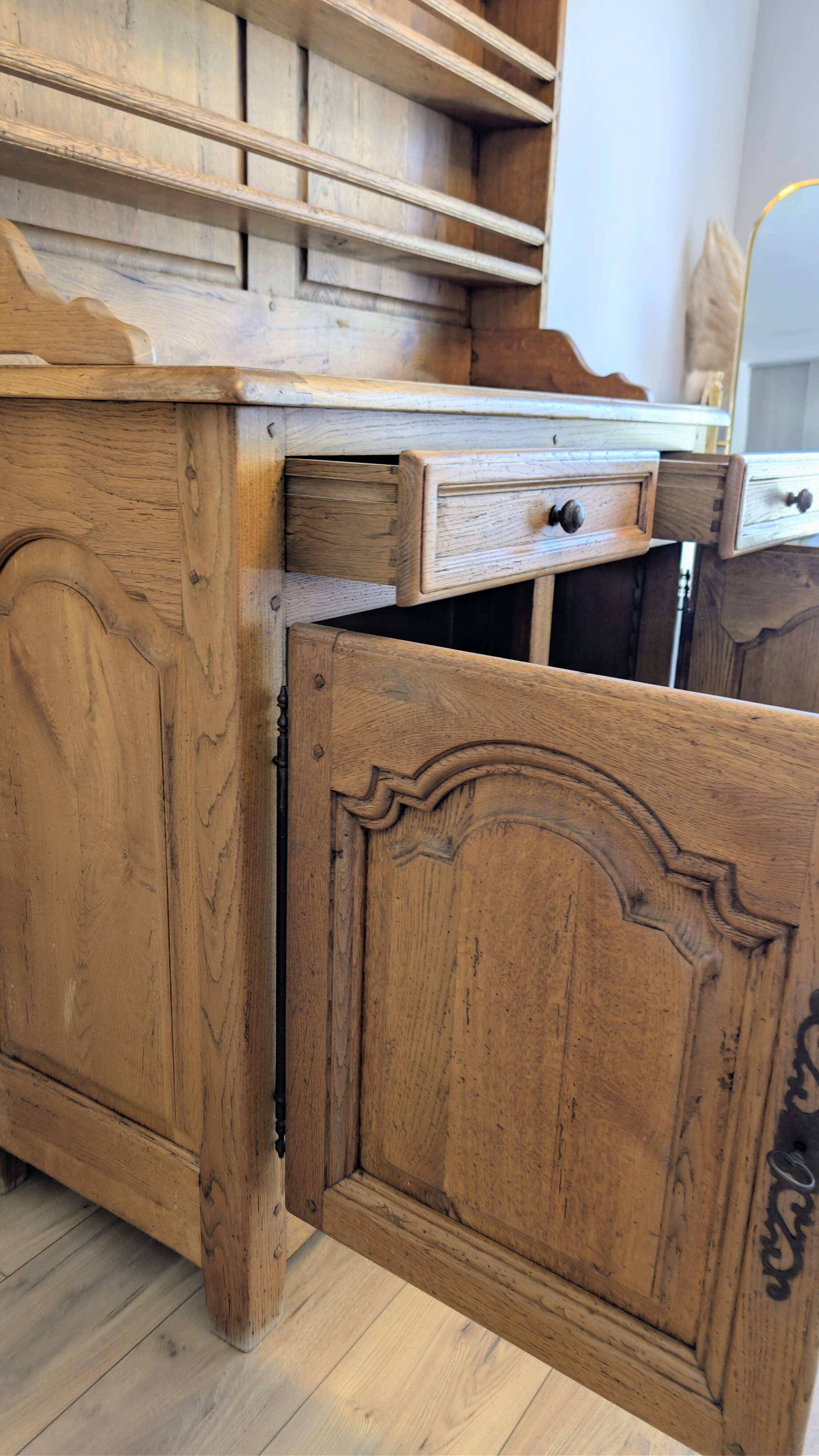 Buffet two bodies Old Furniture in solid oak, Italian rustic style