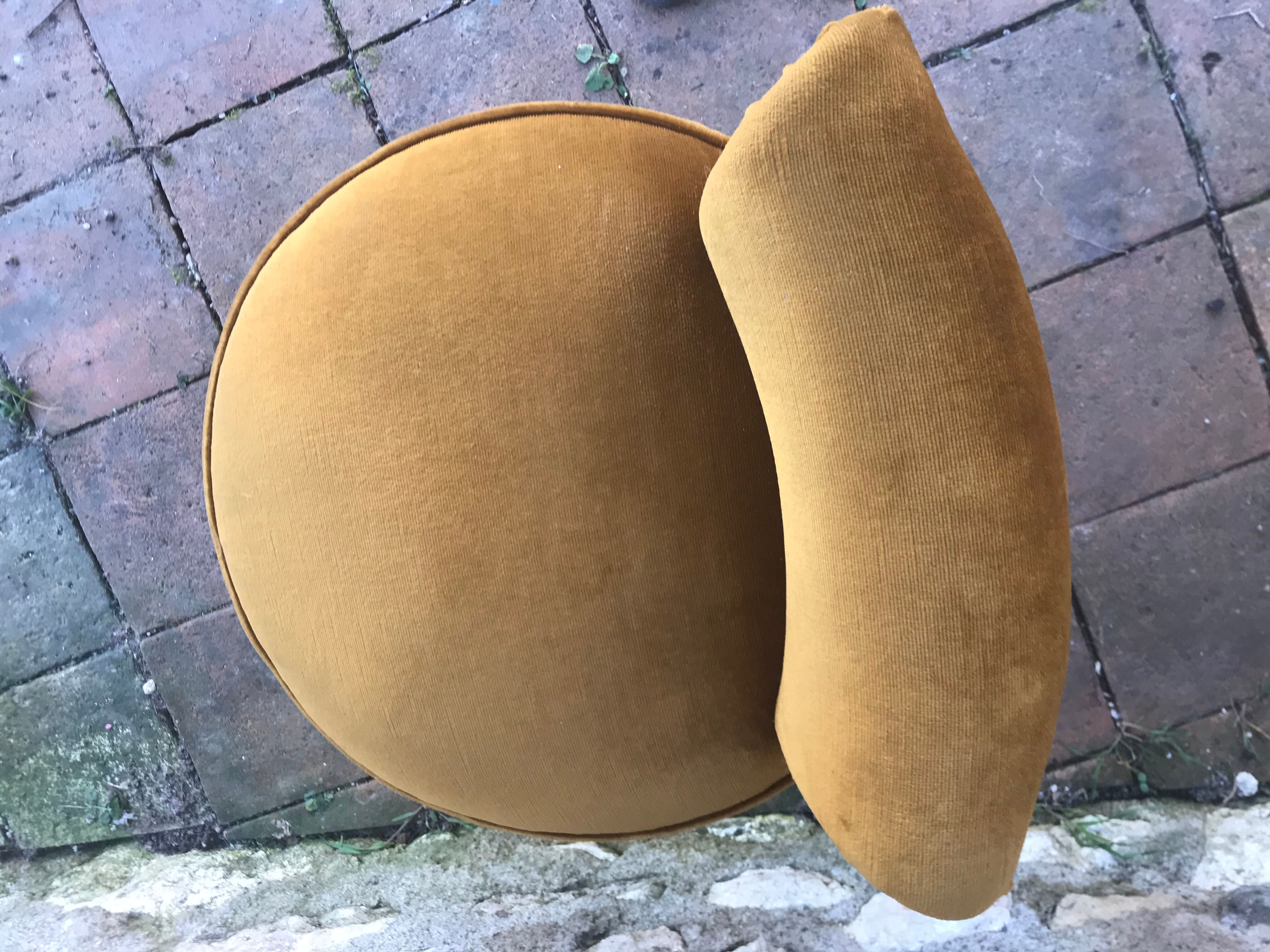 Vintage pouf