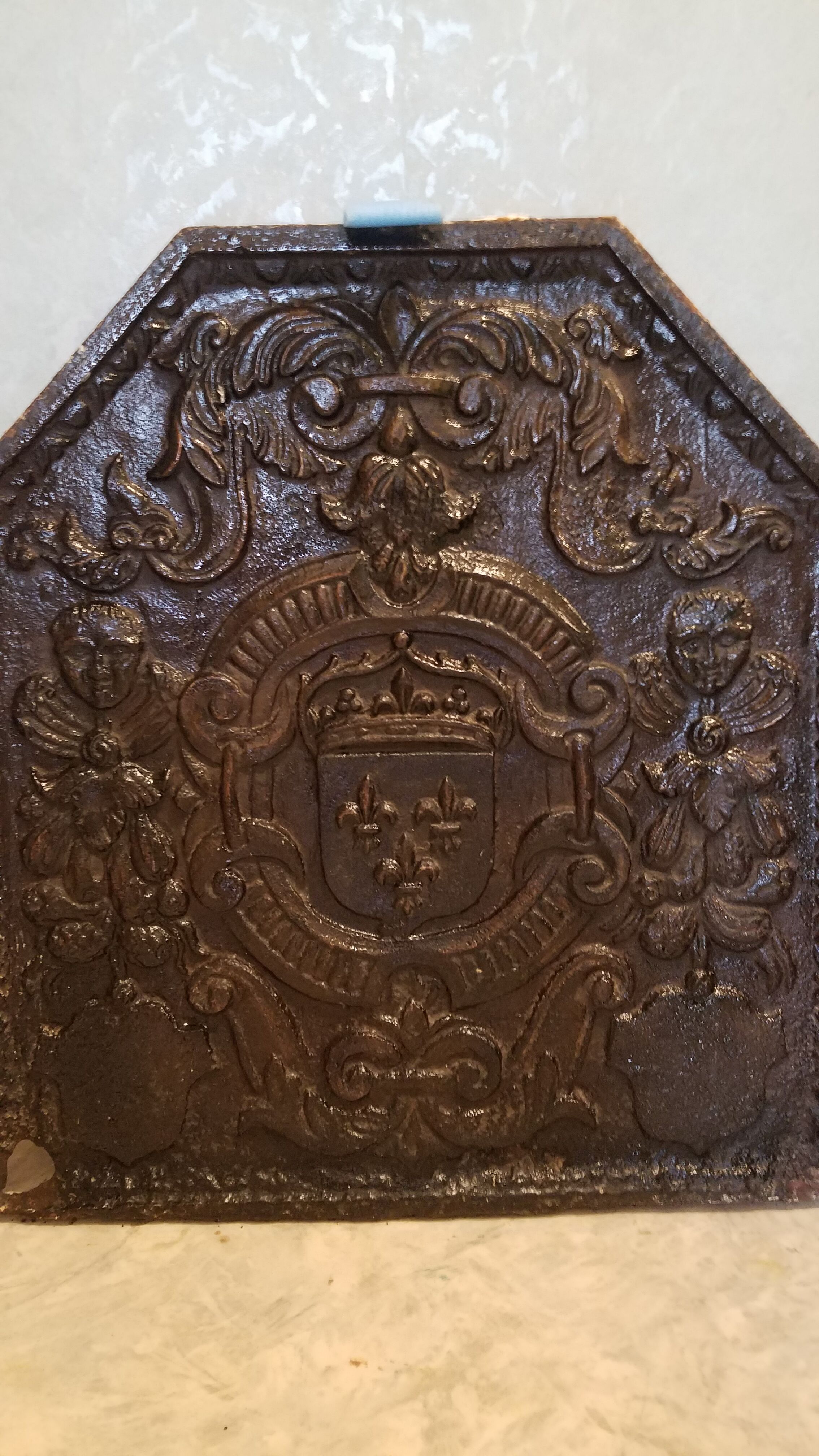 Plate and chenets of old chimney chenets