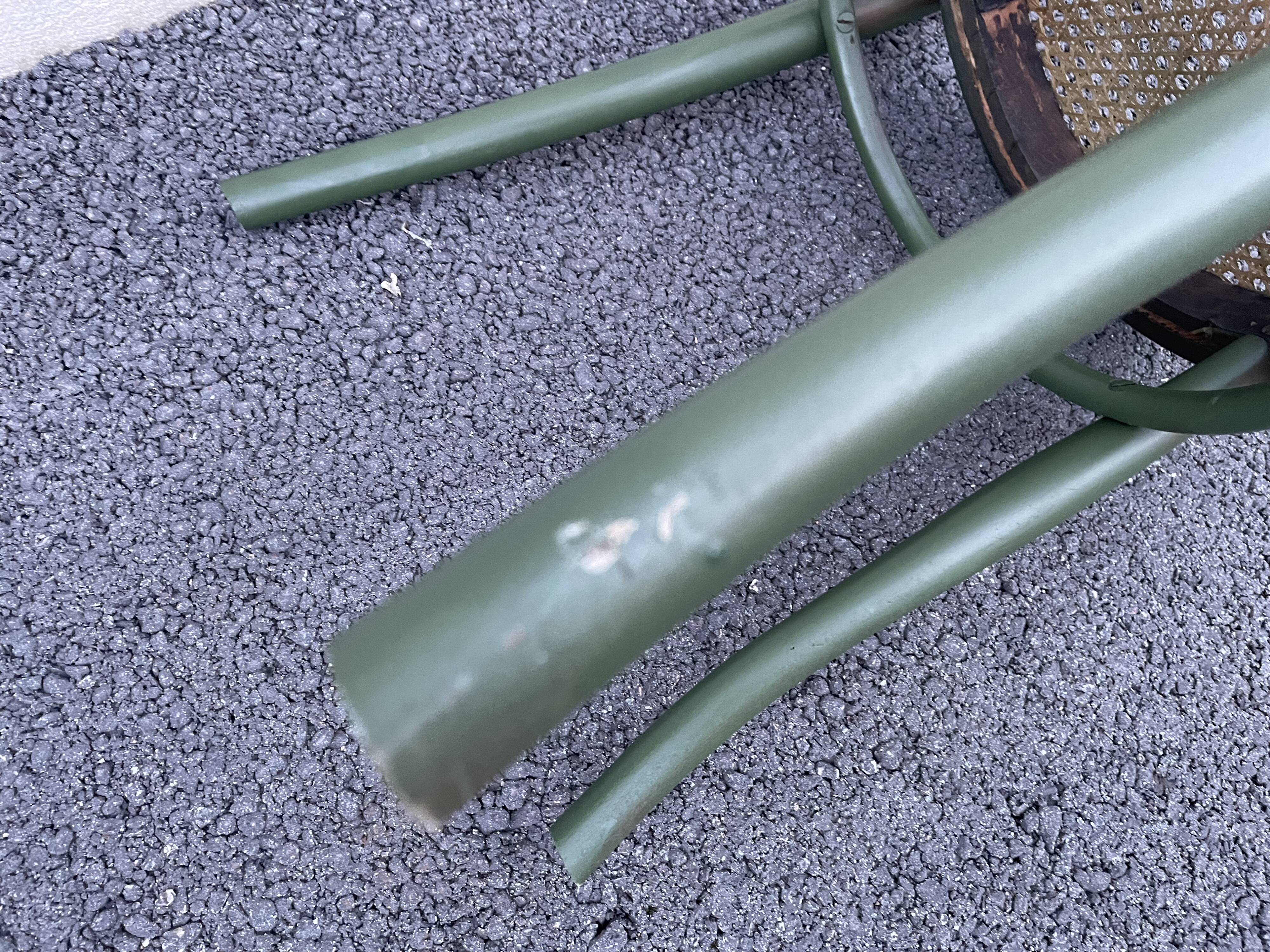 Mundus label canned chair