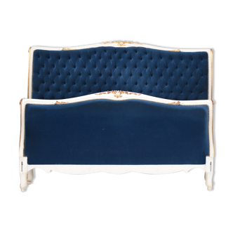 Louis XV-style padded bed