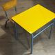 Table et chaise d’école petite enfance vintage