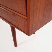 Buffet haut en teck, design danois, années 1960, designer : EW Bach