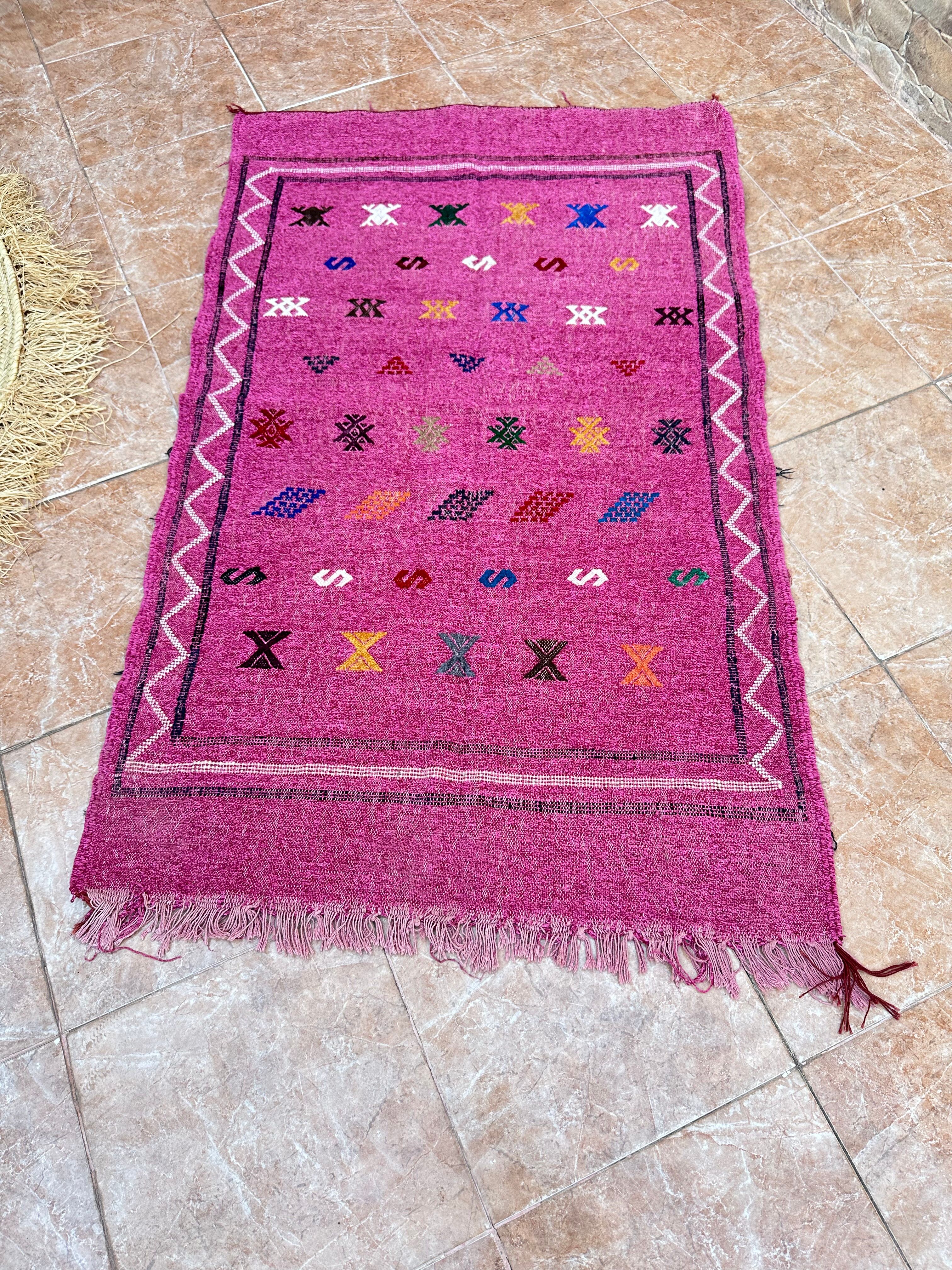 Handmade wool Berber rug: Moroccan Kilim Boho floor rug