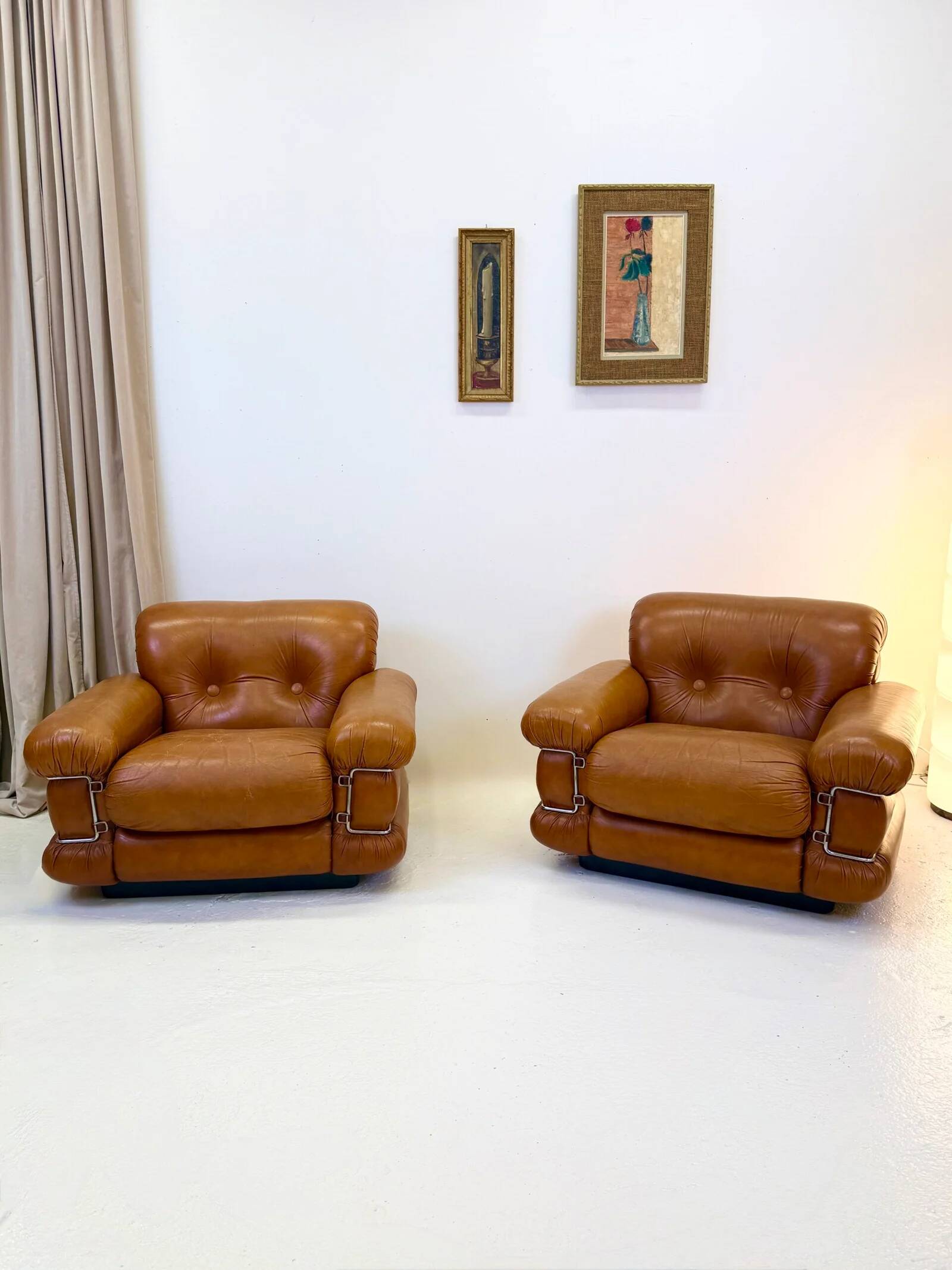 "Pompon" leather armchair, Italy 1970s