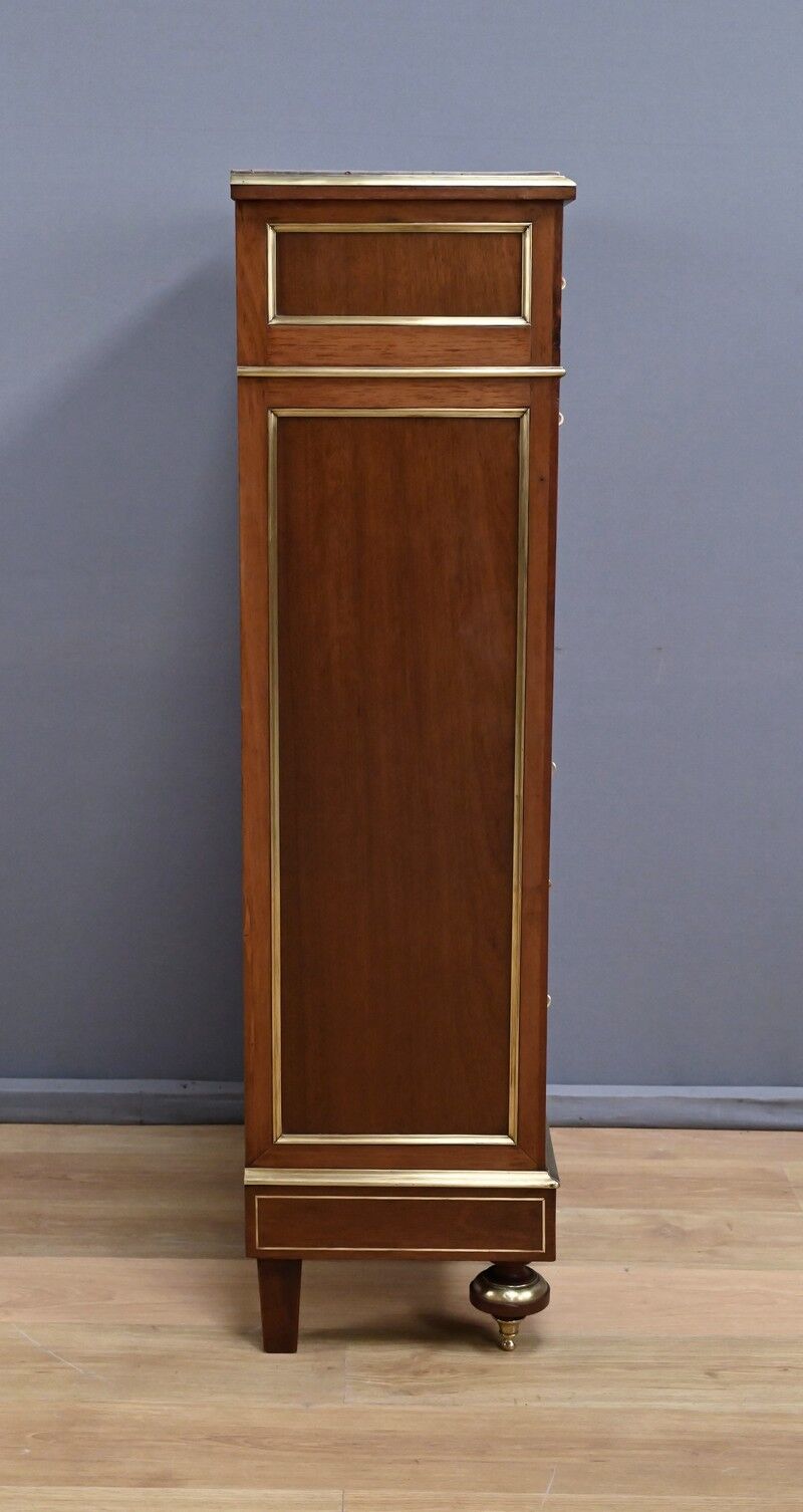 Secrétaire en acajou, style Louis XVI, époque Napoléon III – 2ème partie XIXe