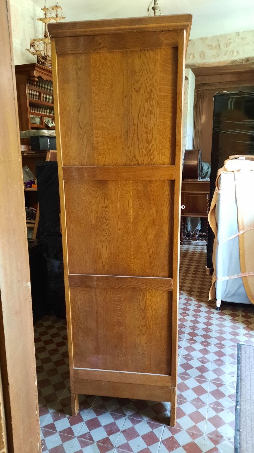Armoire parisienne