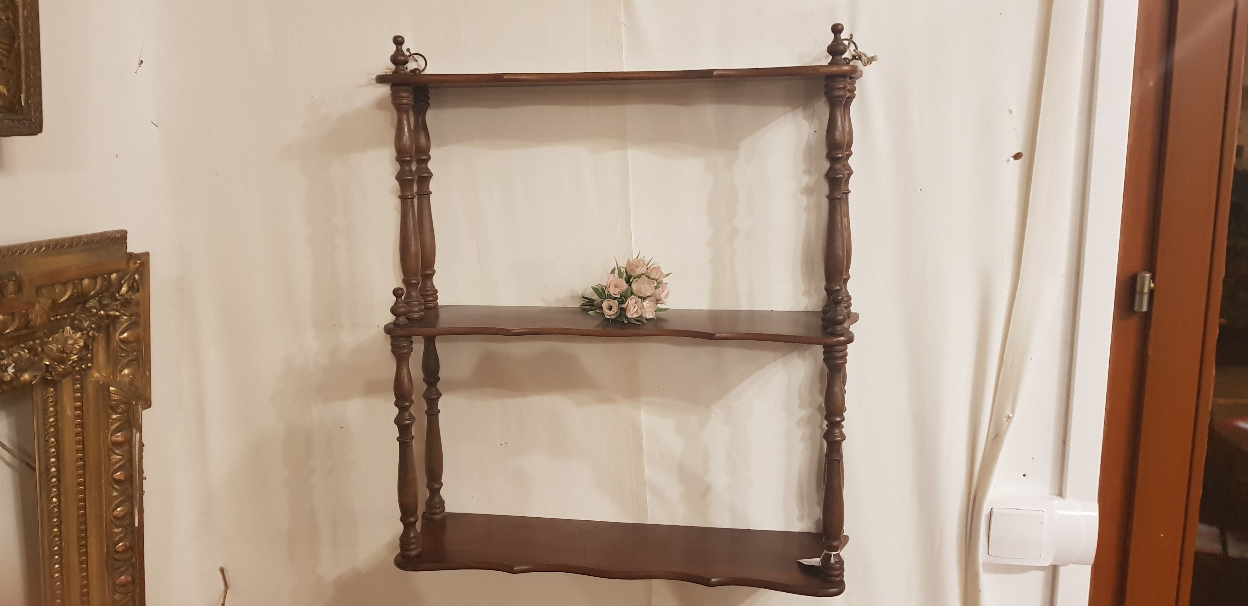 Wall shelf