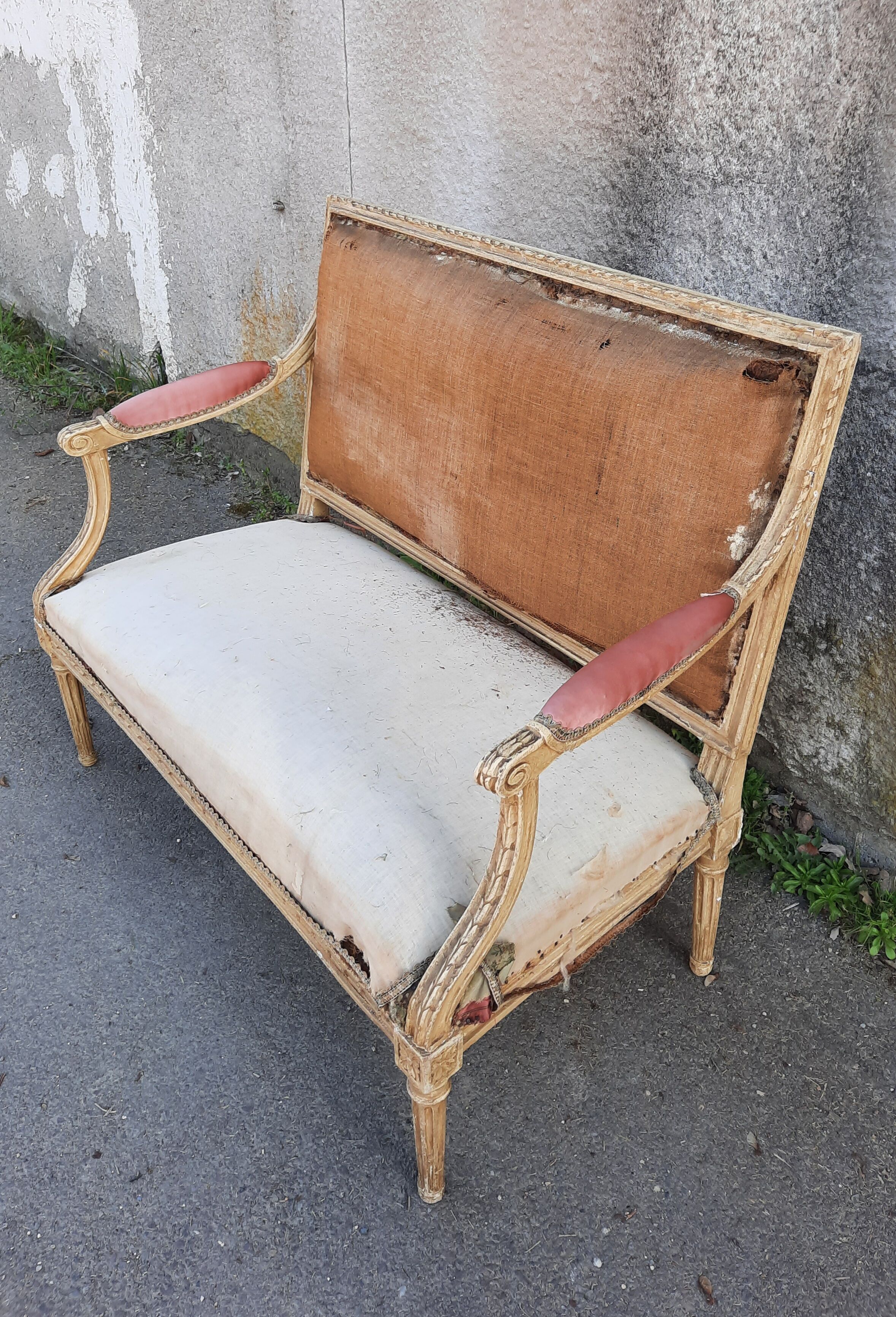 Canapé de style Louis XVI