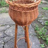 Tripod wicker plant carrier