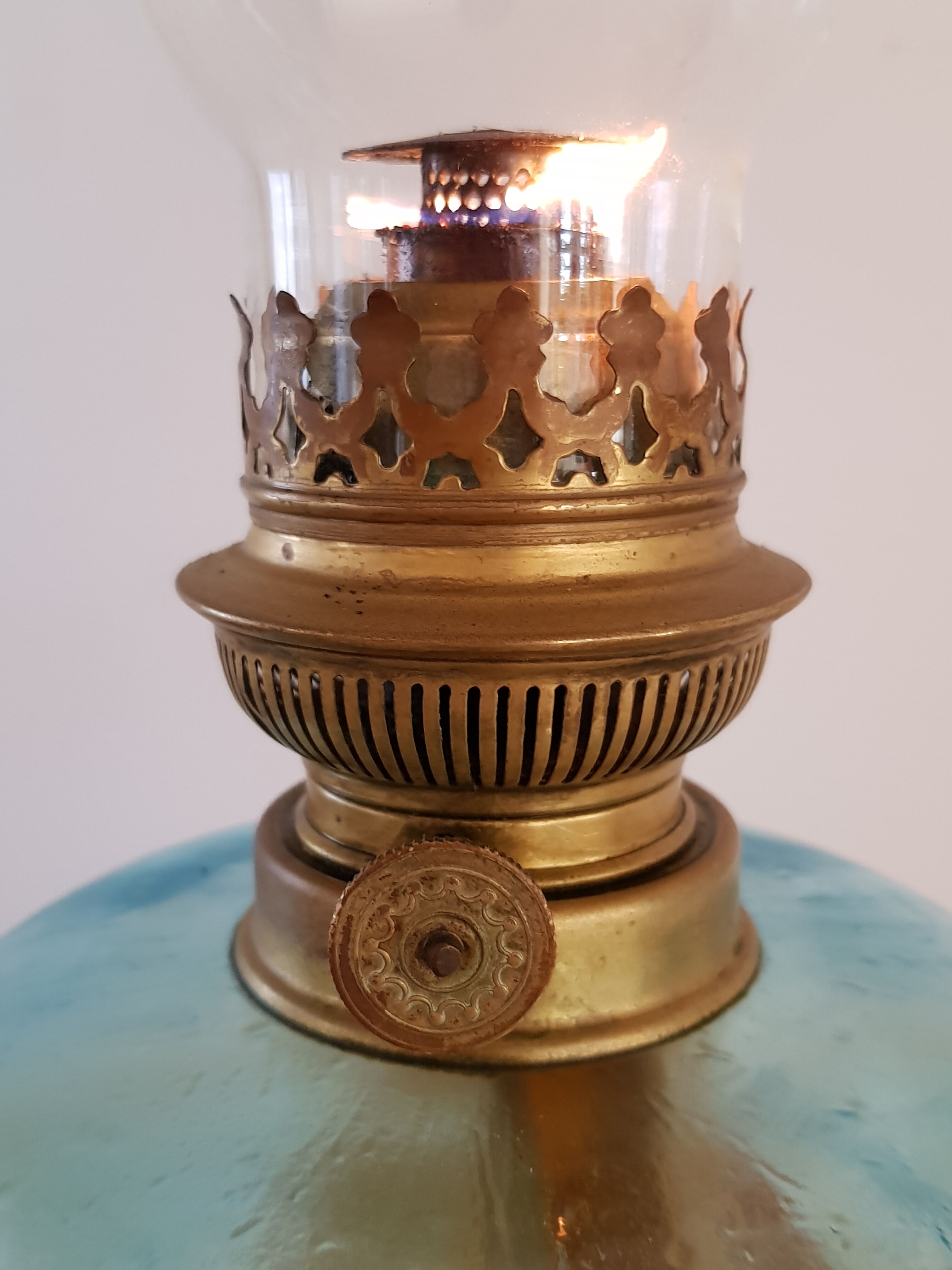 Oil or kerosene lamp