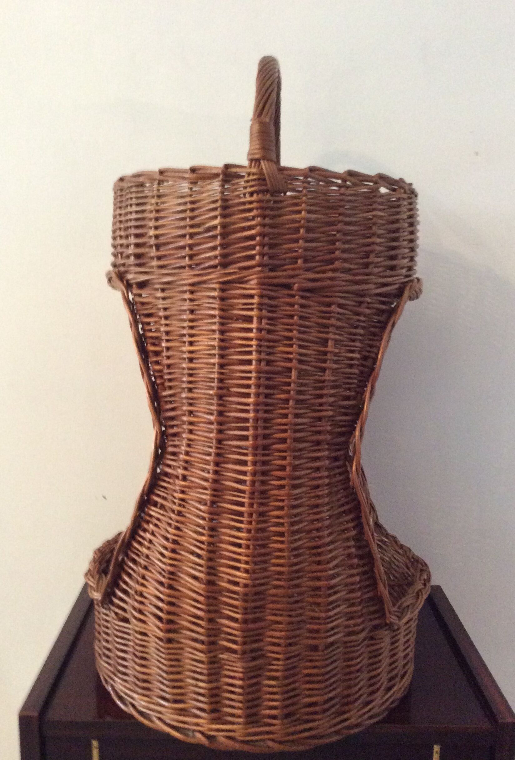 Vintage bar from the 70s in rattan and wicker