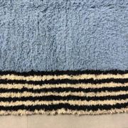 Traditional hand-woven Berber rug, size 150 x 250 cm