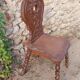 Chaise brutaliste régionale en bois 