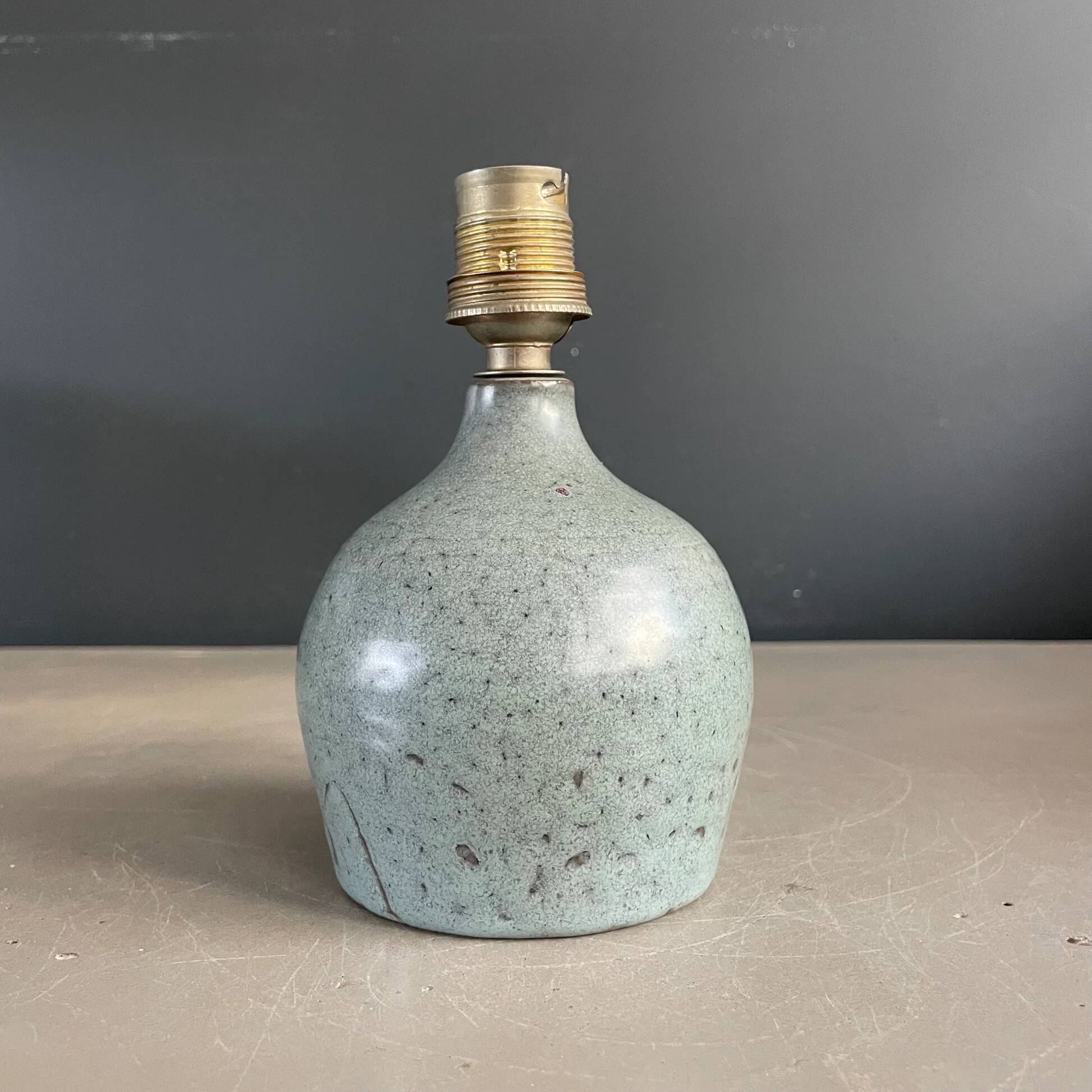 Ceramic lamp base