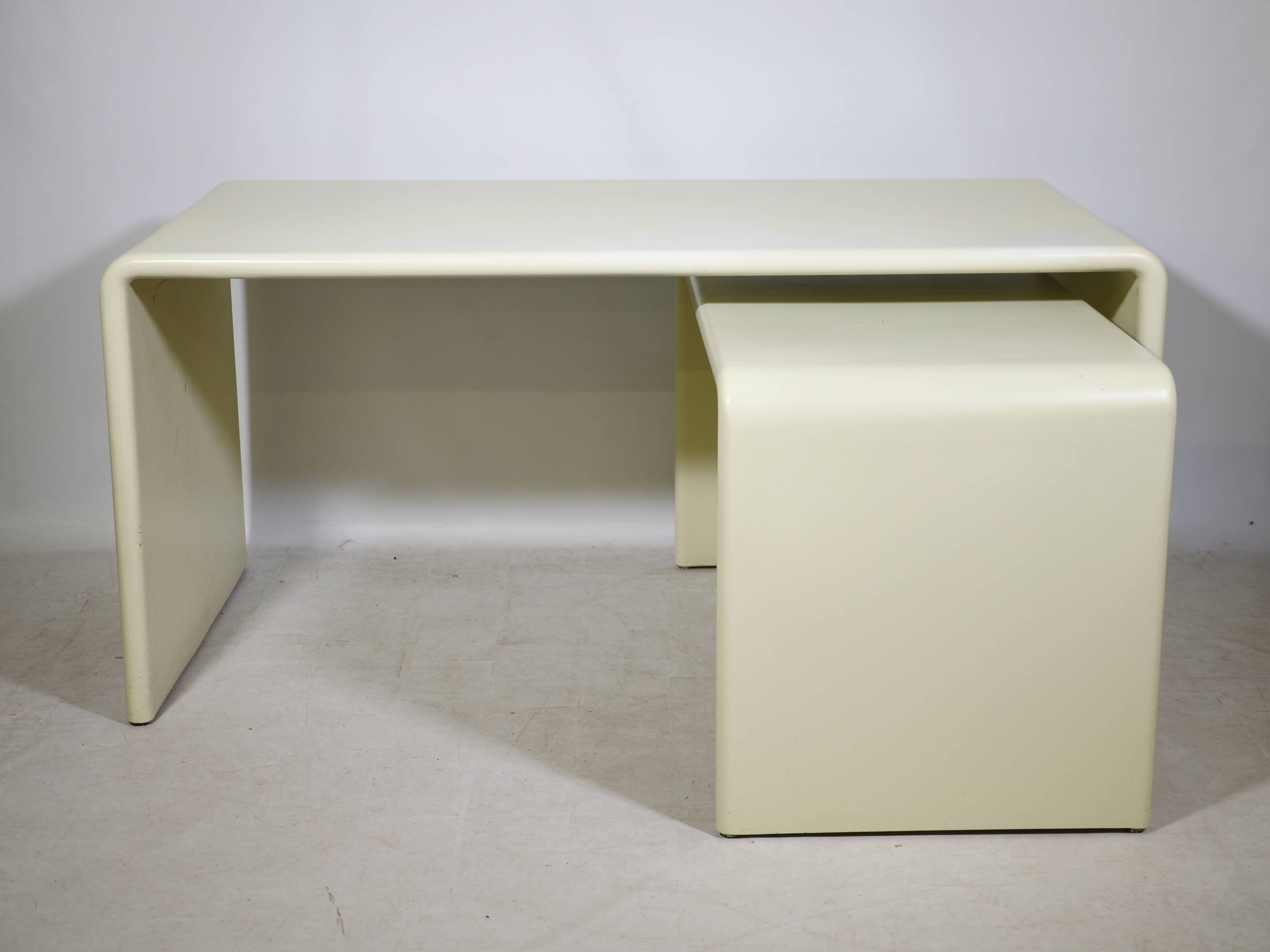 Space Age nesting desk in fiberglass, set of 2, 1970s