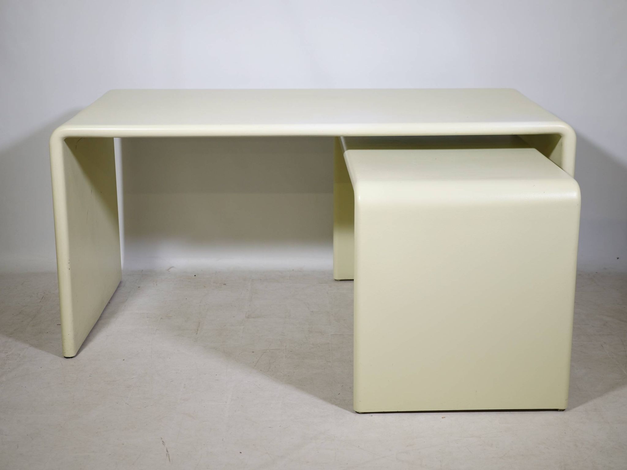 Space Age nesting desk in fiberglass, set of 2, 1970s