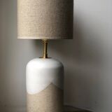 Light fixture with lampshade