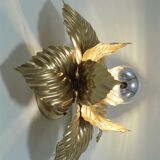 Golden flower wall lamp