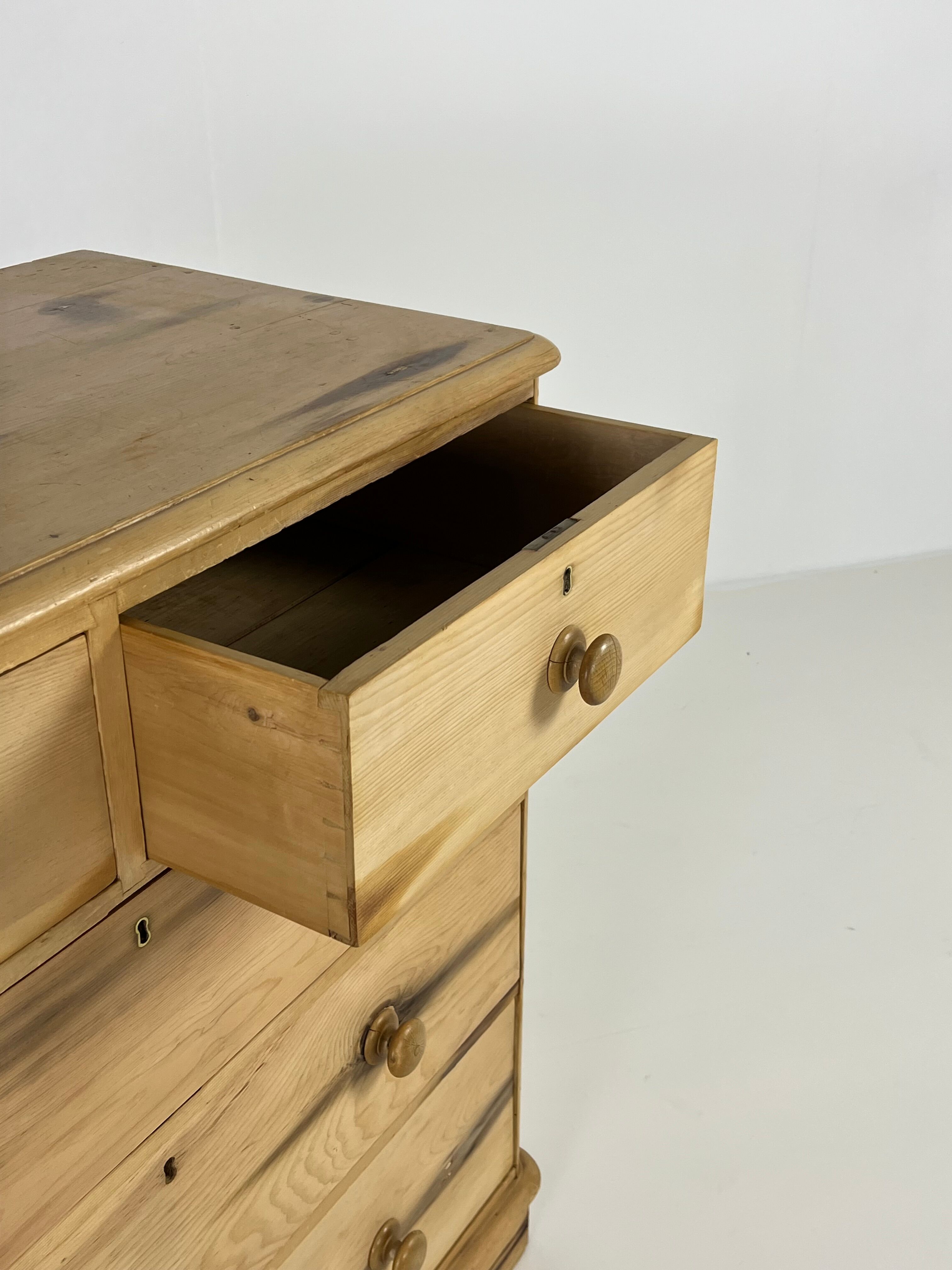 English chest of drawers pine wood