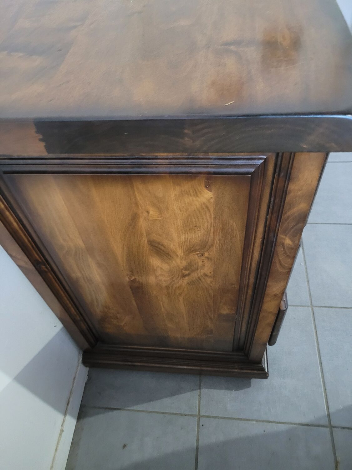 Commode en bois massif
