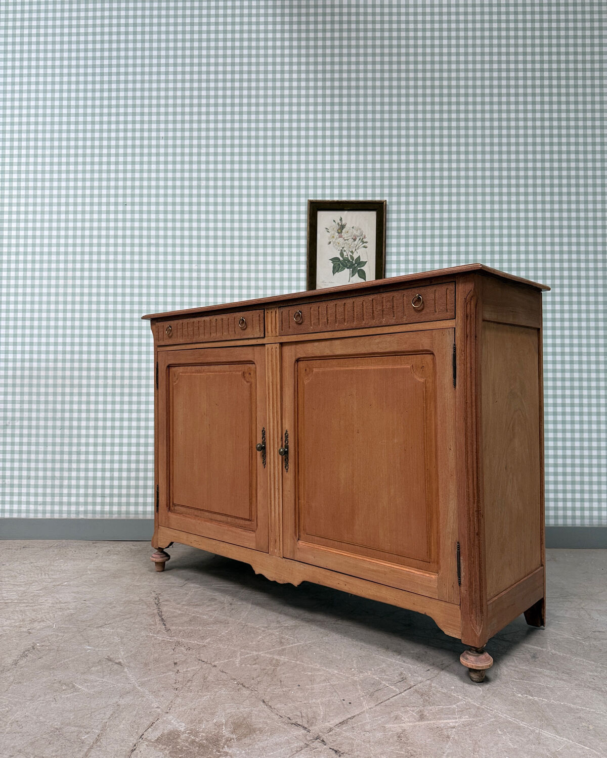 Vintage buffet (renovated)