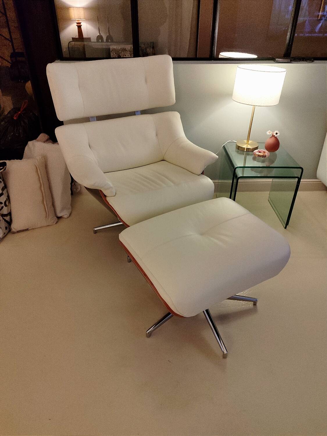 Lounge chair and ottoman