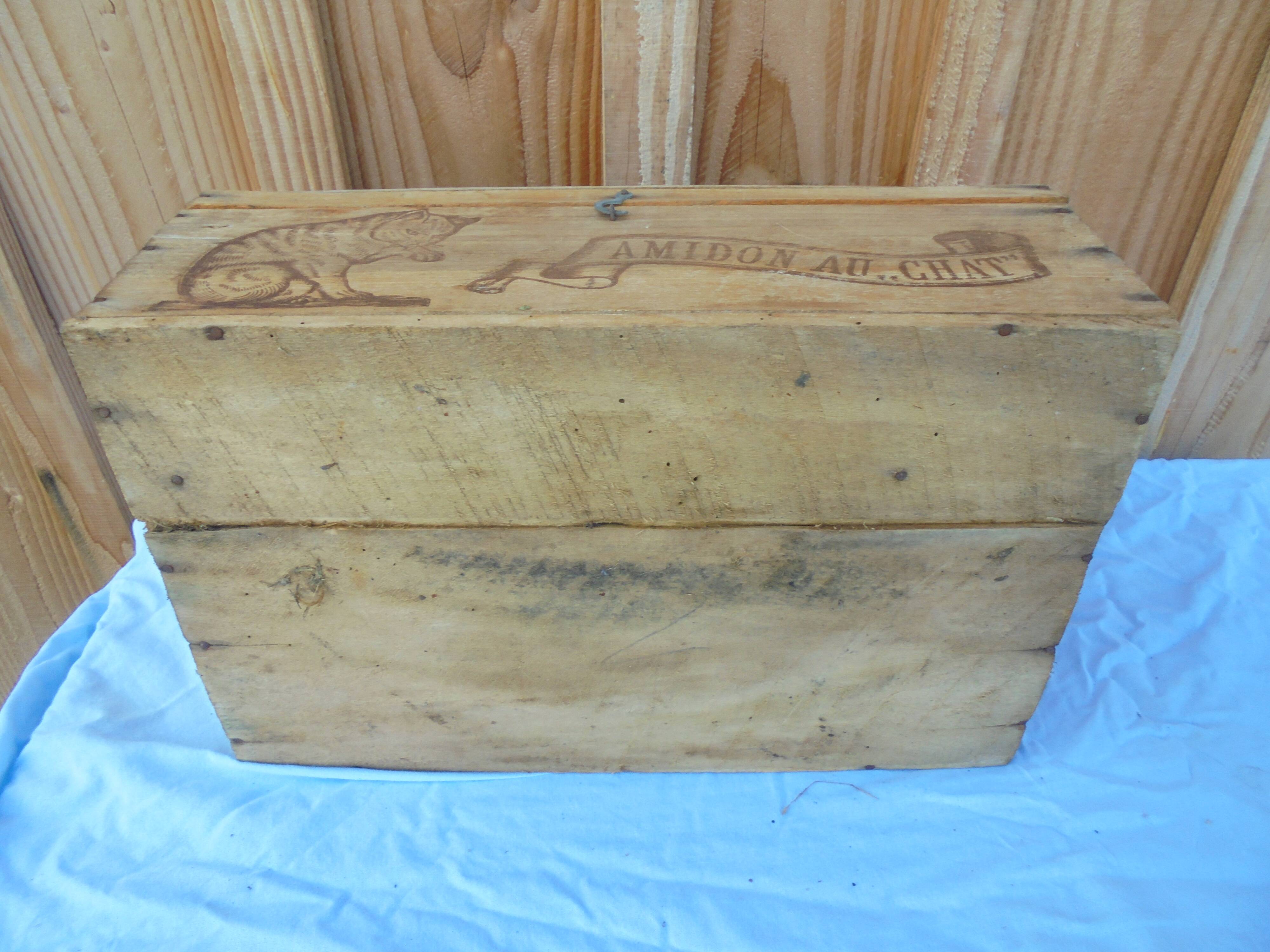 Wooden Crate Starch with cat Hoffmann