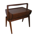 Sewing box worker