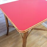 Rattan and scoubidou table